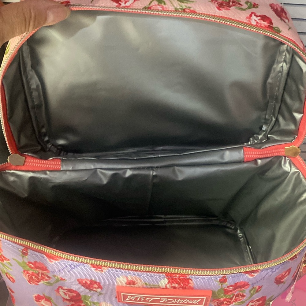 Betsey Johnson Floral Design 6 pack Cooler/Lunch Tote. Dual Handles - Picture 7 of 8